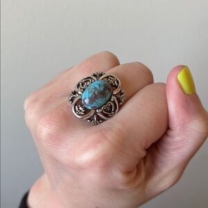 Vintage 1976 Sarah Coventry turquoise stone in ornate silver ring